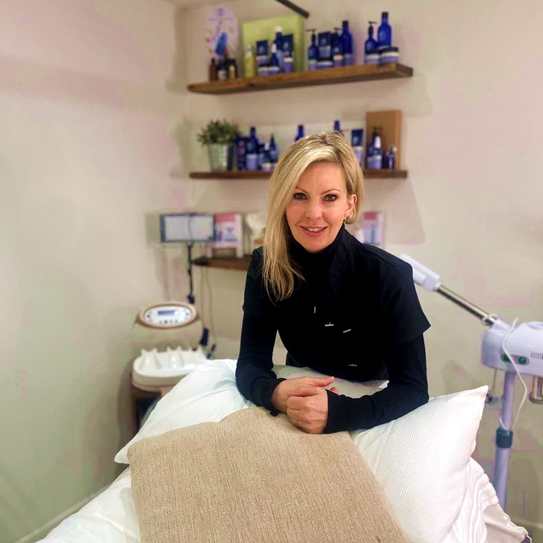 Non surgical facelift treatment using microcurrent near Cambridge